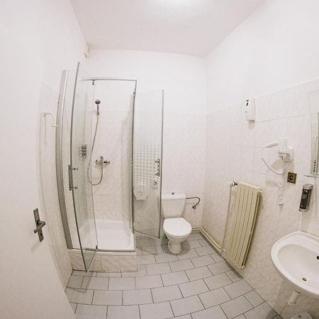 Penzion Amatka Hradec Králové 外观 照片